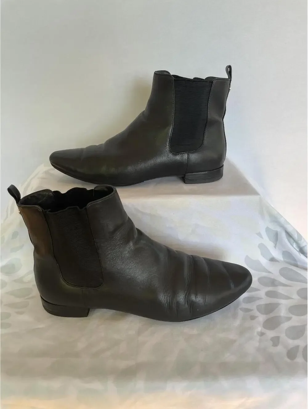 Tory Burch Chelsea Boots Women 8.5 Black Leather Ankle Booties Logo